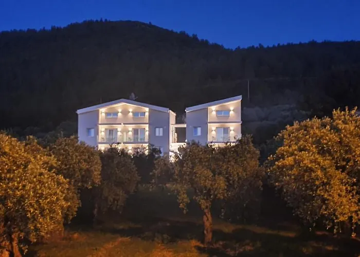 Harmony Thassos & *